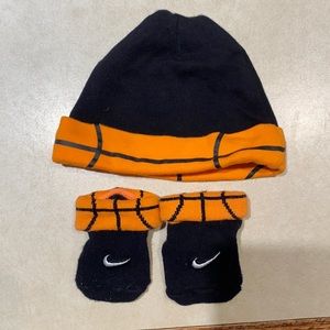 Nike Baby basketball sock and hat set (0-6 month)
